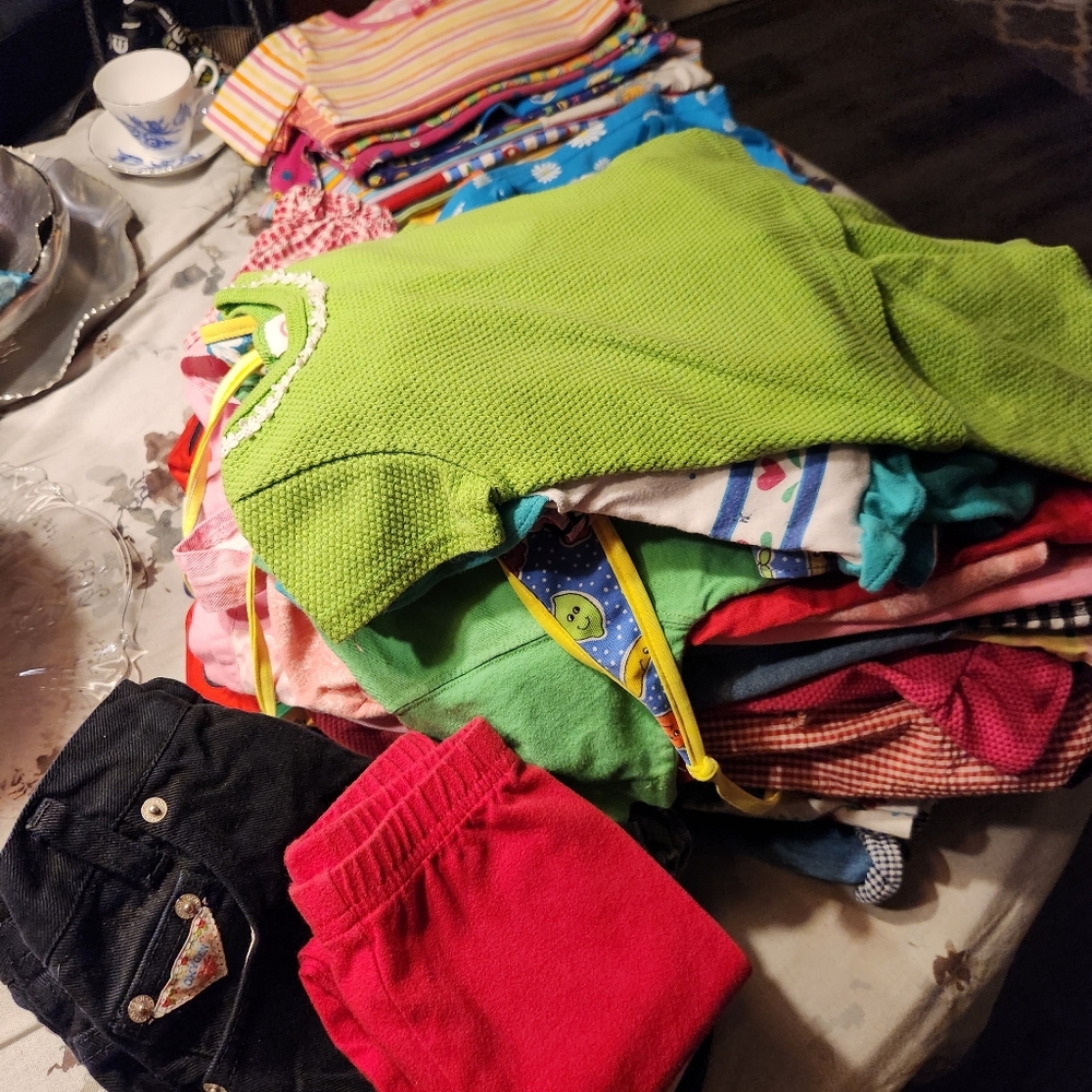 COPY - Hold for 24 - 5T clothes